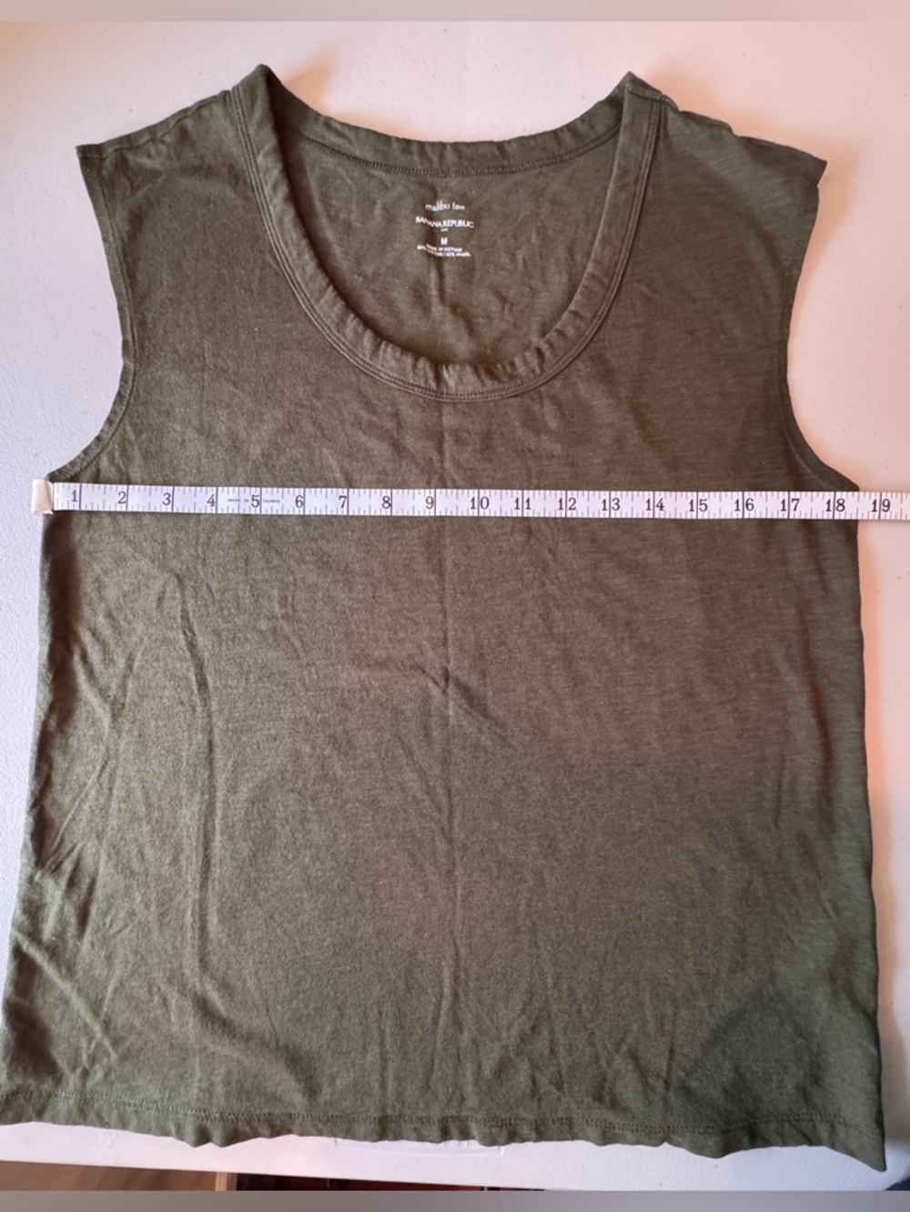 Banana Republic Malibu Tee Tank Olive Green Sleeveless Top Size M Soft - Picture 5 of 8